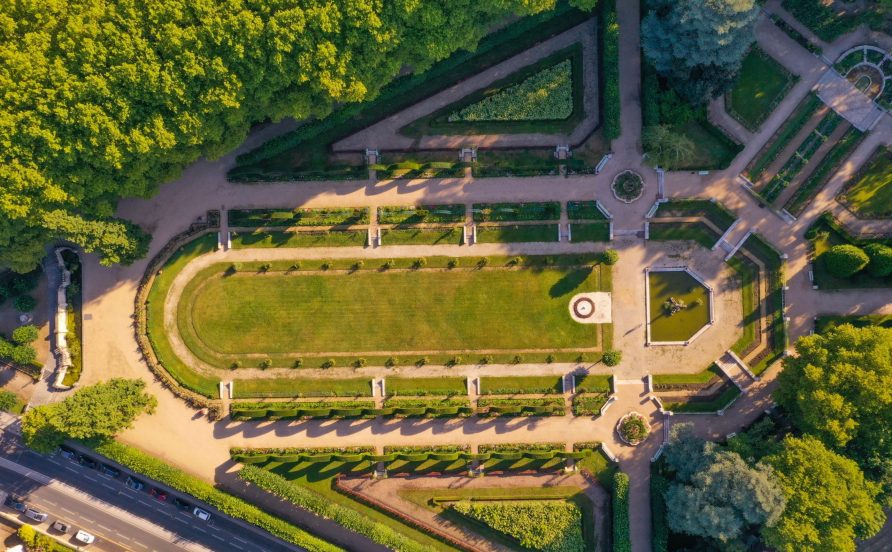 Découvrez les Jardins des Prés‑Fichaux et les Marais de Bourges